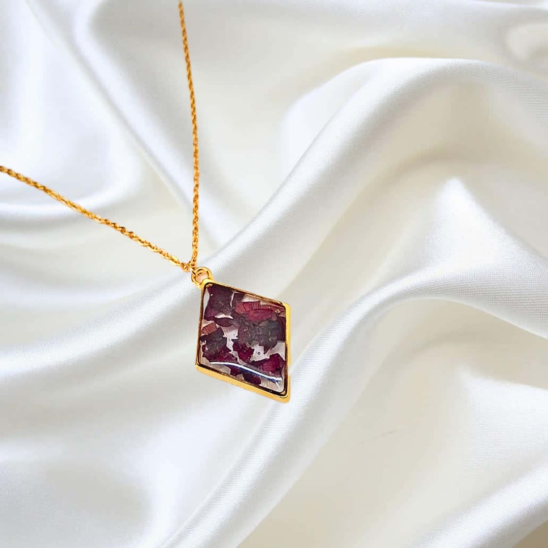 Resin pendent chain - Image 2